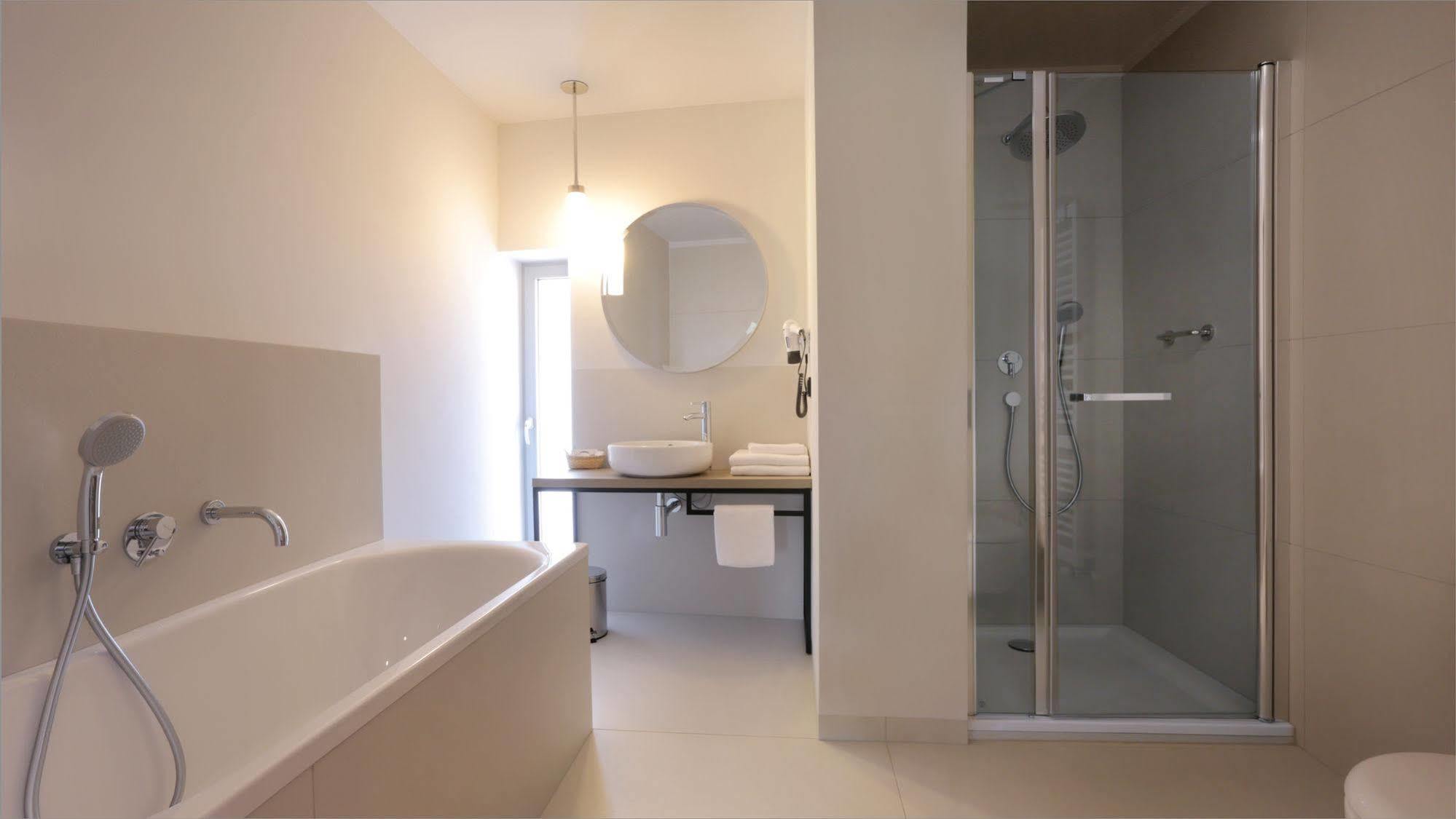 Hotel Fairplayce Poznań Esterno foto