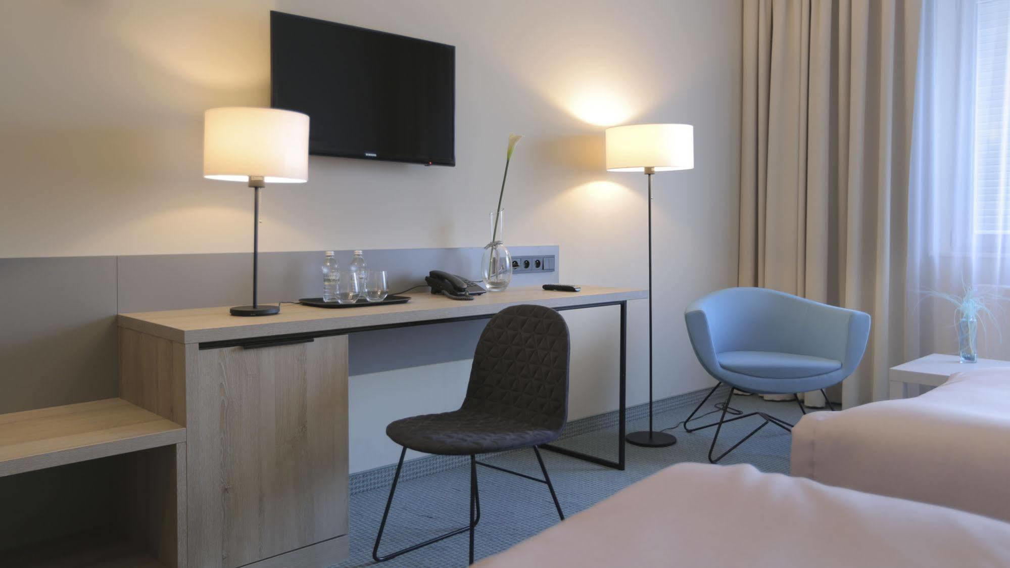 Hotel Fairplayce Poznań Esterno foto